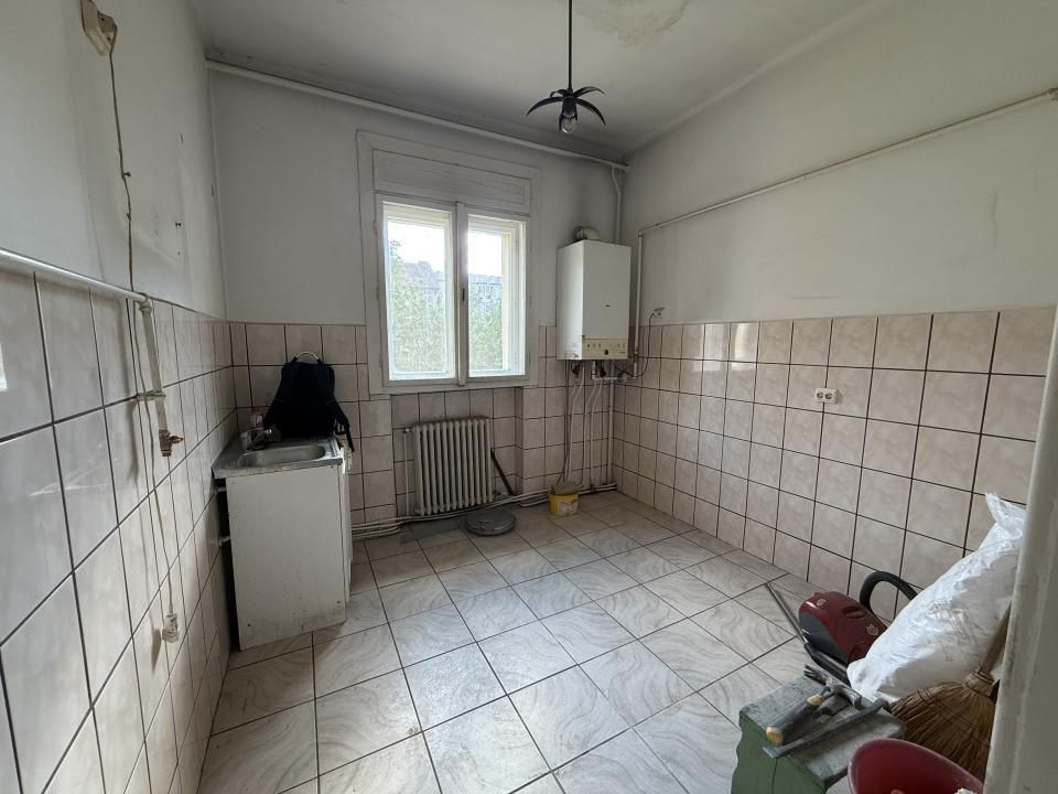 Apartament 3 camere, 72mp, etaj 1, 400m teren, garaj propriu- Complex Studentesc – fotografia 5 din 11