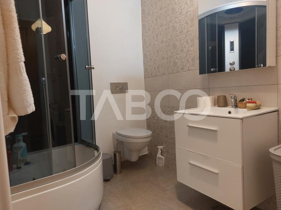 Casa 45 mp 1 dormitor bucatarie baie hol loc parcare in curte Sadu – fotografia 8 din 12