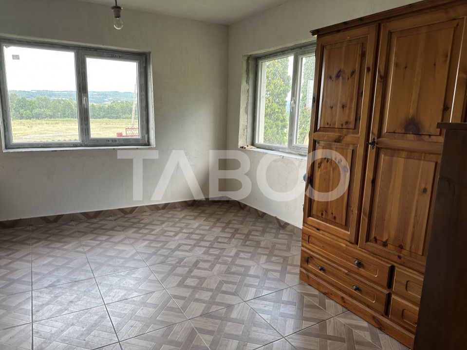 Casa 3 camere 5335 teren liber garaj si anexe  in Sinca Veche – fotografia 5 din 16
