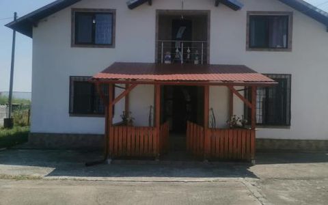 Casă spațioasă de închiriat în Ungureni – Dambovita