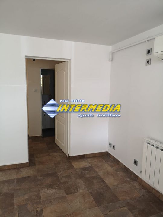 Spatiu comercial 40 mp finisat de inchiriat in Cetate – fotografia 18 din 19