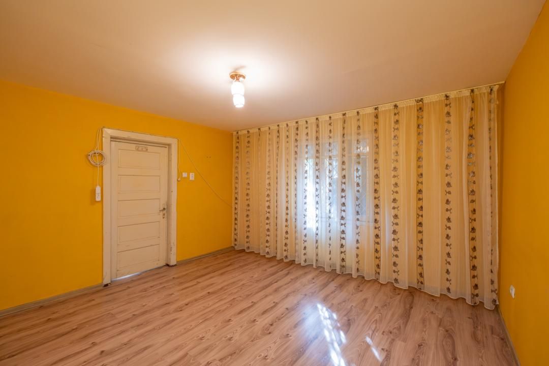 Casă din cărămidă, cu garaj și curte proprie – zona centrală Constanța – fotografia 2 din 21