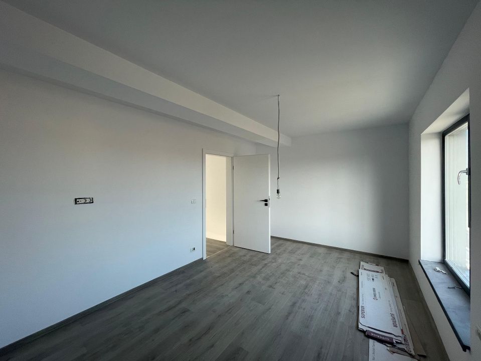 Duplex 3 camere separat prin baie Mosnita Noua – fotografia 9 din 12