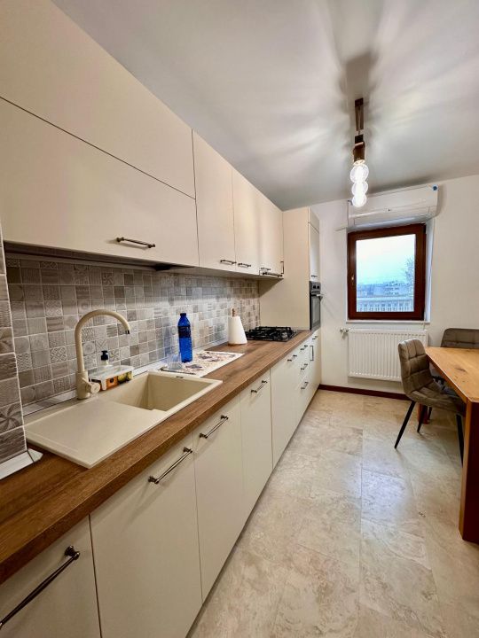 Apartament 2 camere de vanzare in zona City Park Mall – Tomis III | Renovat 2025 – fotografia 3 din 20