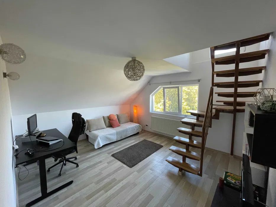 Apartament de vanzare pe doua niveluri 3 camere 61 mp zona Manastur Edgar Quinet – fotografia 1 din 7