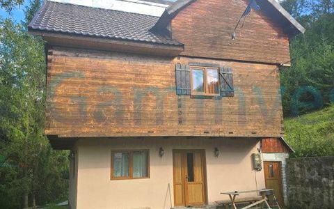 Casa de vacanta cu 5 camere,de vanzare,Garda de Sus,Arieseni,Alba