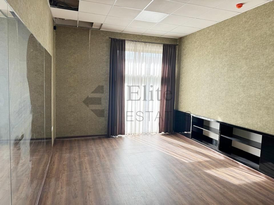 De inchiriat spațiu comercial de 70 mp utili, ultracentral – fotografia 2 din 9