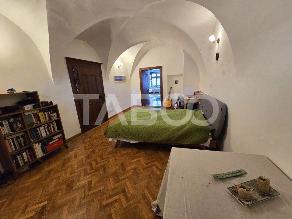 Apartament decomandat de vanzare cu pivnita in Centrul Istoric Sibiu – fotografia 11 din 13
