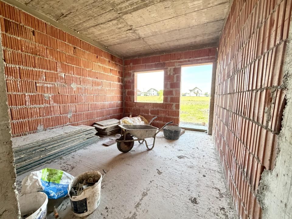 Casa individuala cu 4 camere, 100 mp utili, 372 mp teren - Sanandrei – fotografia 2 din 10