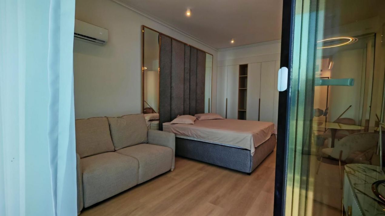 Studio spațios cu balcon mare și vedere laterală la mare în Tomis Vila – fotografia 12 din 15