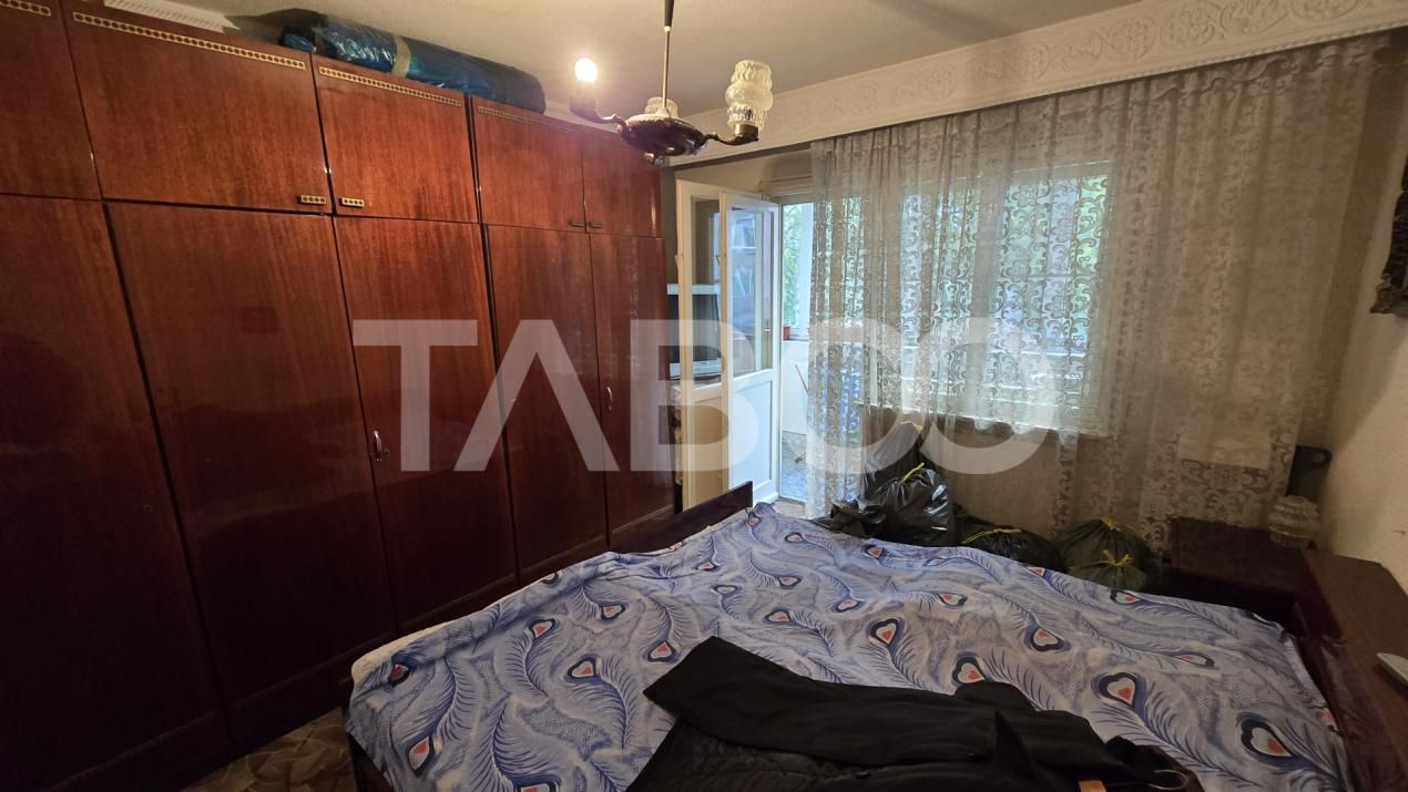 De vanzare - Apartament 83mp 4 camere decomandate etaj 1Vasile Aaron – fotografia 9 din 11