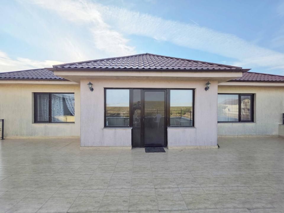Vilă P+1 cu 6 camere, complet mobilată și utilată, la 10 minute de plaja Corbu – fotografia 15 din 17