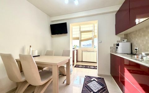 Apartament spatios, 3 camere, 66 mp utili - zona Lunei