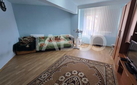 Apartament de vanzare 2 camere decomandate in Cartierul Strand I