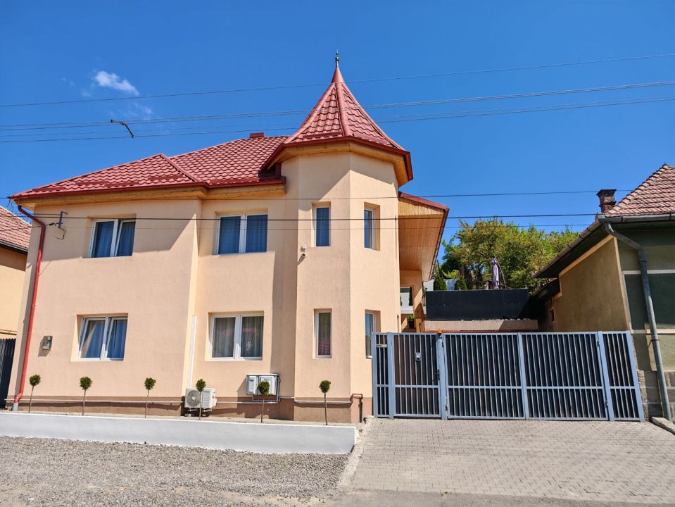 Casă de vânzare Reghin zona semicentrală. – fotografia 1 din 18