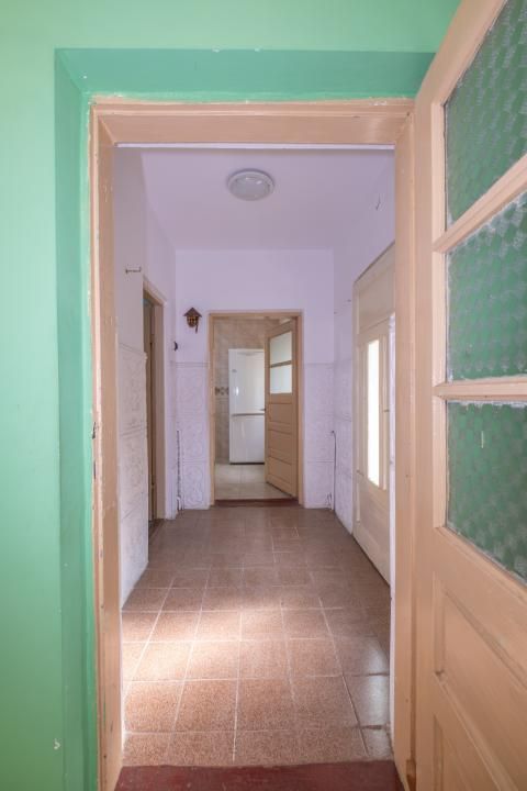 Casă din cărămidă, cu garaj și curte proprie – zona centrală Constanța – fotografia 6 din 21