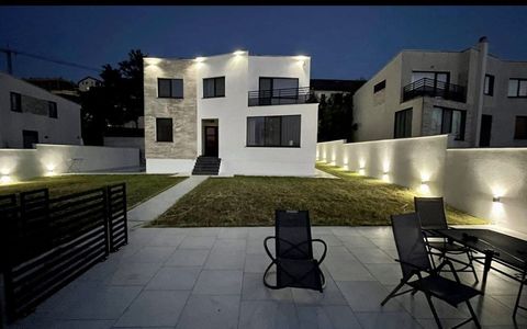 Casă individuală cu panoramă | curte 500 mp | garaj  | VIVO