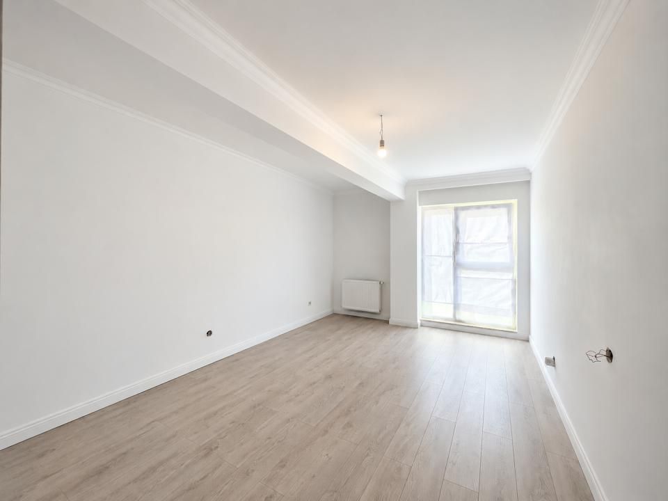 Apartament cu 3 camere, curte proprie si parcare, de vanzare in Floresti – fotografia 2 din 13
