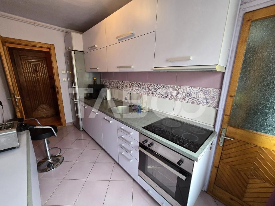Apartament decomandat de vanzare etaj intermediar lift Vasile Aaron – fotografia 7 din 10