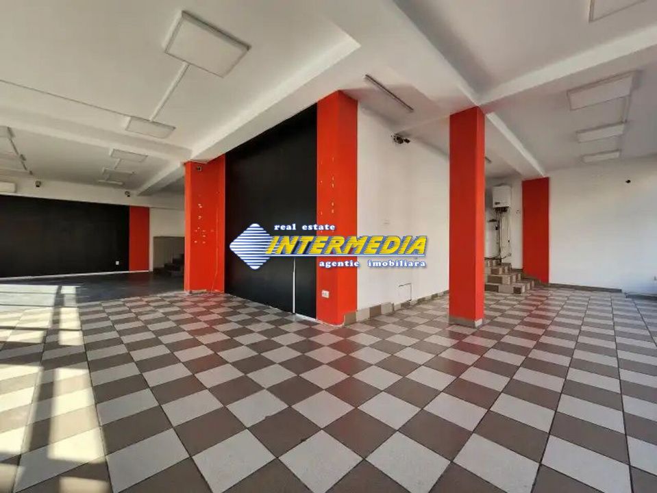 Vanzare Spatiu comercial 140 mp patrati in Cetate Bulevard cu vad foarte bun – fotografia 1 din 8