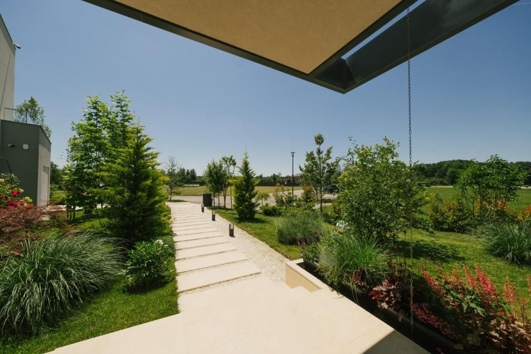 Comunitate exclusivistă - vilă modernă în mijlocul naturii – fotografia 14 din 16