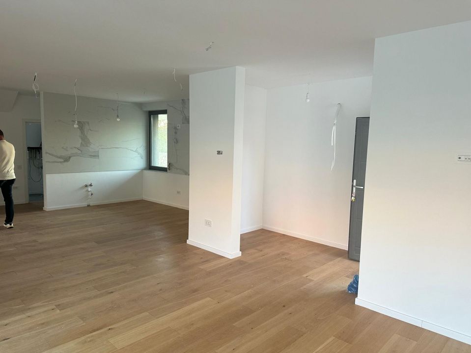 Vilă de vânzare pe malul lacului | in zona Mamaia Nord | 0% Comision – fotografia 18 din 23