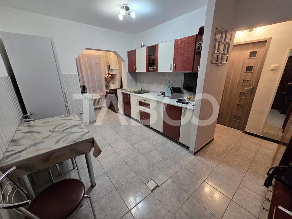 Apartament 2 camere decomandat balcon pivnita Terezian Sibiu – fotografia 1 din 12