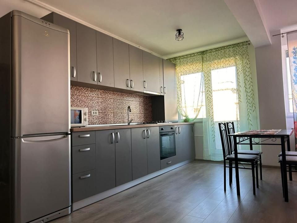 Apartament 3 camere, 2 bai, zona Prof. Ioan Rus, Floresti – fotografia 2 din 9