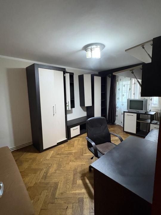 Apartament de vanzare 4 camere 75mp zona Manastur strada Brates – fotografia 1 din 10