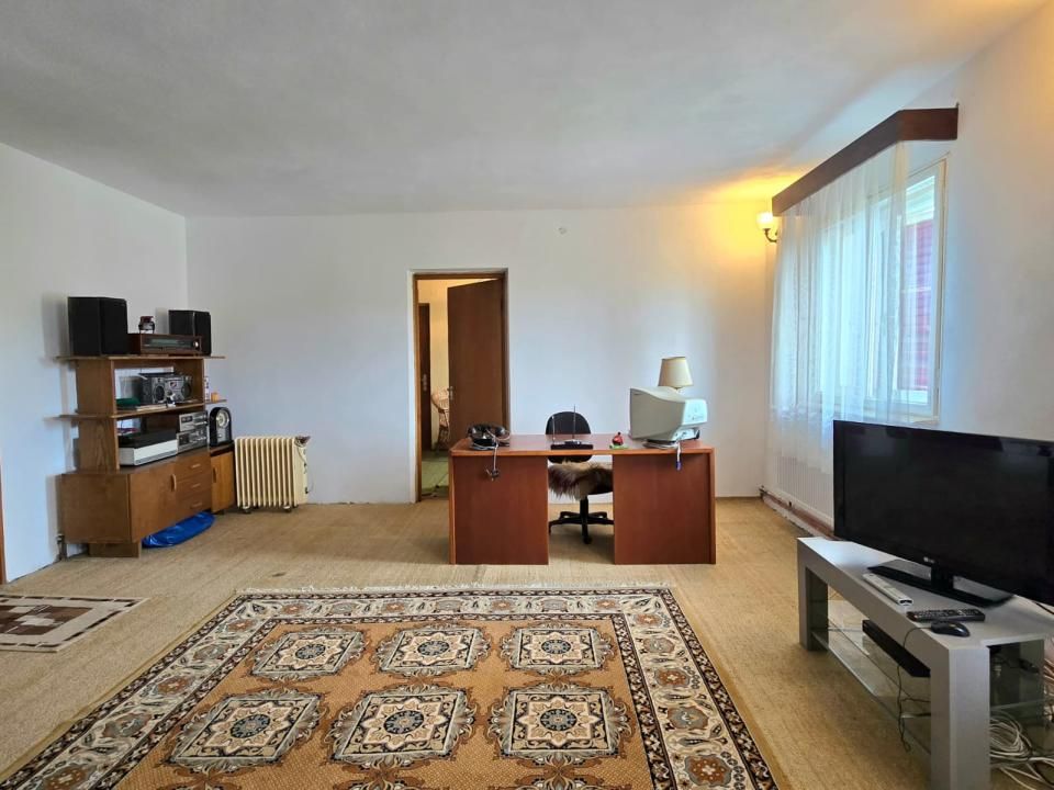 Vila 500 mp, teren 1.632 mp, ideala pentru locuinta sau pensiune – fotografia 12 din 31
