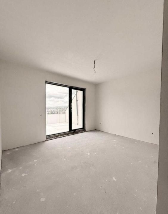 Apartament tip penthouse | 3 camere | 2 băi | terasă 106mp | Eroilor – fotografia 3 din 7