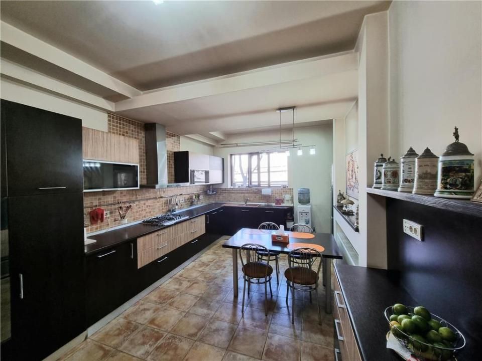 Vila zona Baneasa - Aleea Teisani | Teren 990 | Constructie 2006 | – fotografia 15 din 26
