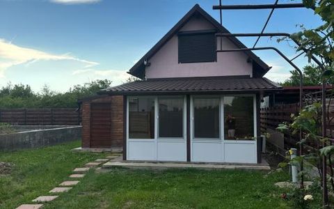 Teren 445 cu fundatie de casa mare + o Casuta locuibila moderna de 2 camere