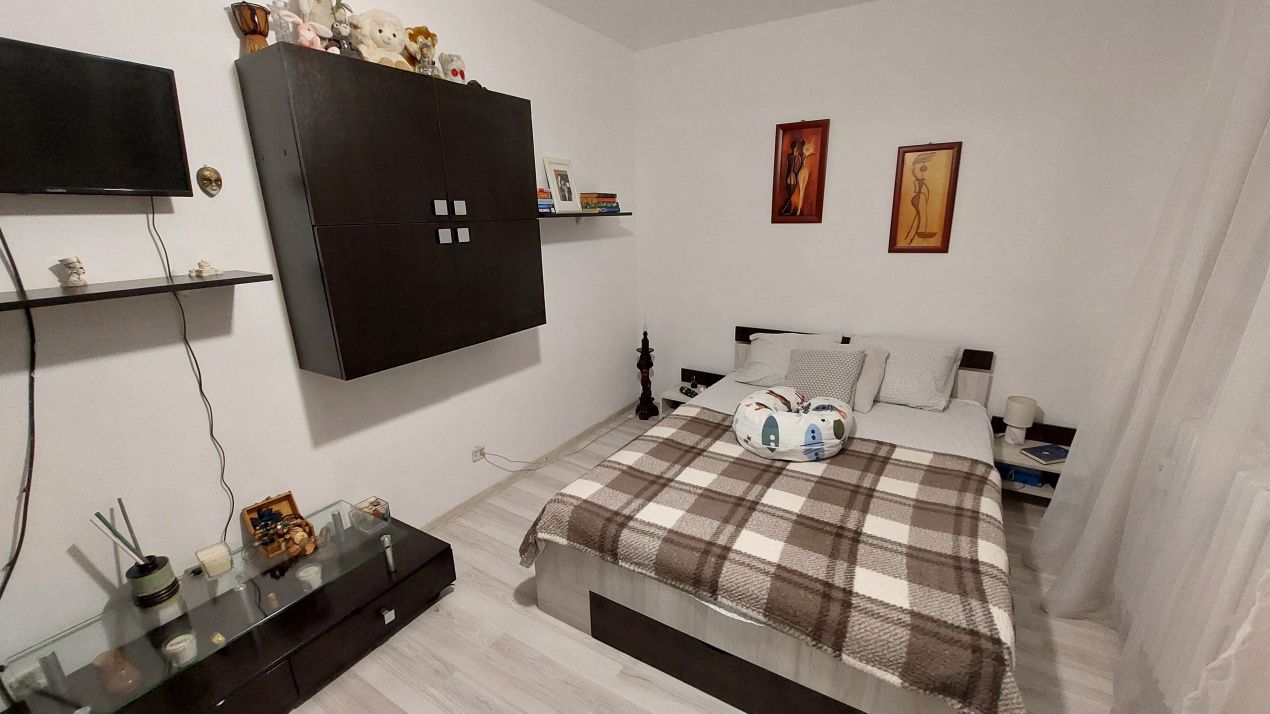 Apartament 3 camere semidecomandat, 68 mp, etajul 3, Valea Rosie, zona Scoala 42 – fotografia 2 din 6