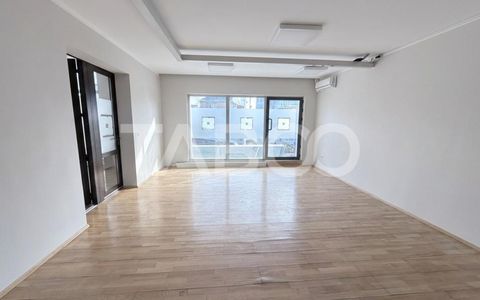 Cladire de birouri cu spatiu comercial la parter si 6 locuri parcare
