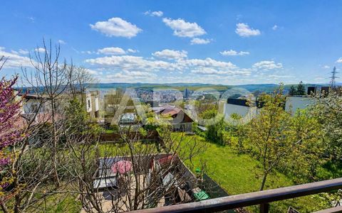 Casa individuala de vanzare in Grigorescu cu priveliste panoramica
