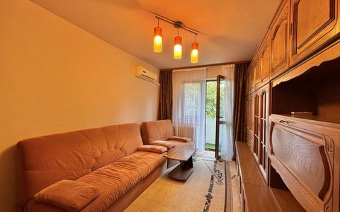 Apartament 4 camere, semidecomandat, etaj 3, zona Dacia