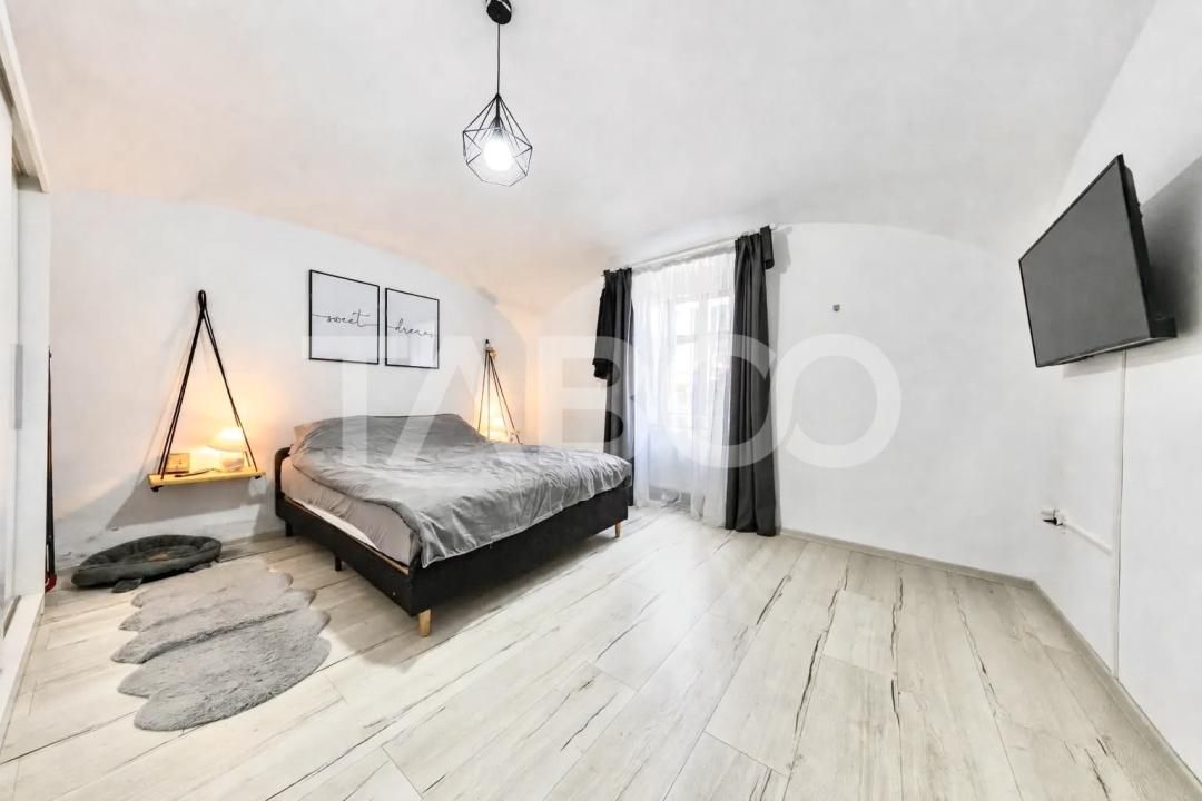 Apartament cu 2 camere modern in Centru la casa cu curte zona Platinia – fotografia 2 din 9