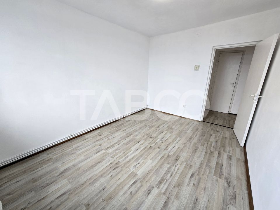 Apartament decomandat de vanzare cu 3 camere balcon zona Mihai Viteazu – fotografia 15 din 19