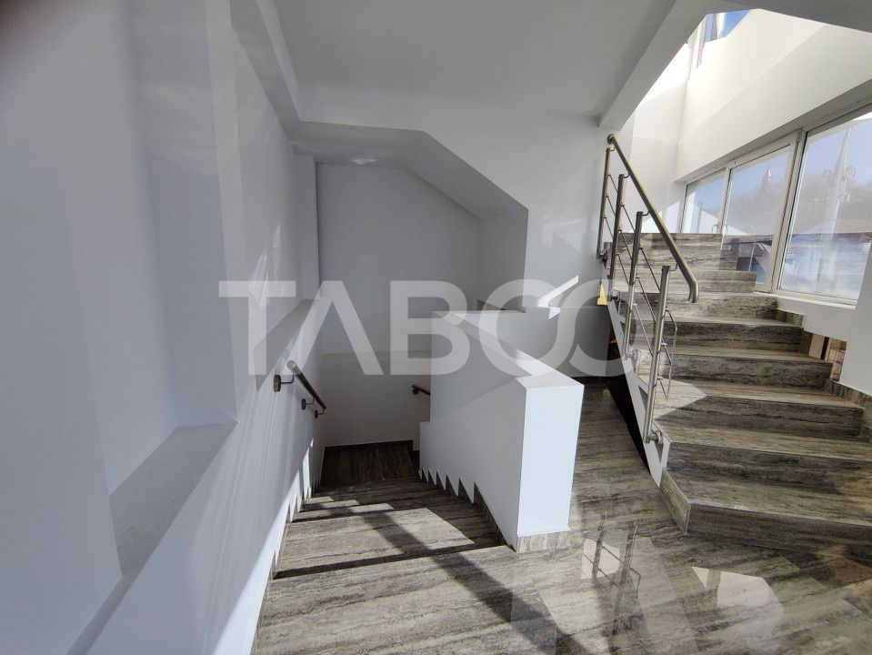 Spatiu comercial cu vitrina pe 3 niveluri cu suprafata utila de 915mp – fotografia 12 din 12