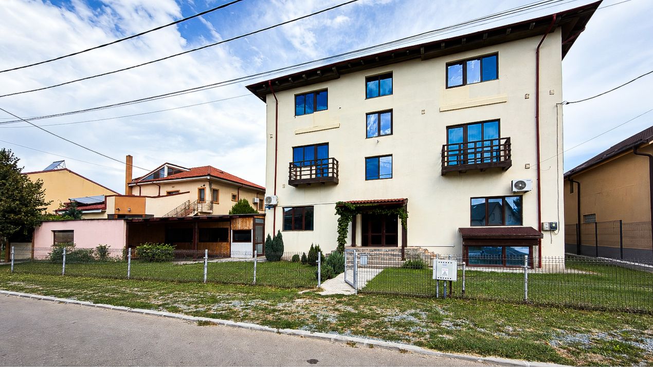 Vila Pensiune cu 22 camere in Eforie Nord 720 mp construiți | Teren 627 mp – fotografia 2 din 19