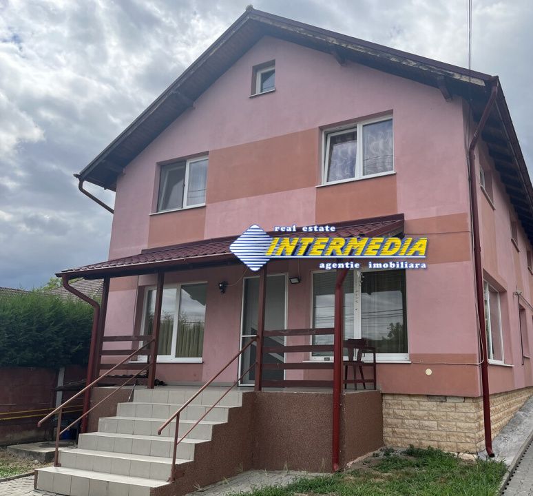 Casa de inchiriat I 4 camere, 2 bai I  in Cetate I  pretabila firma si muncitori – fotografia 3 din 11