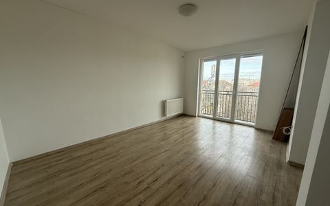 Apartament luminos, 3 camere, decomandat, 75 mp - Aradului