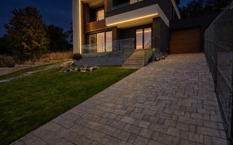 Casa de vânzare în Feleacu | 5 camere, terasă de 95 mp cu jacuzzi