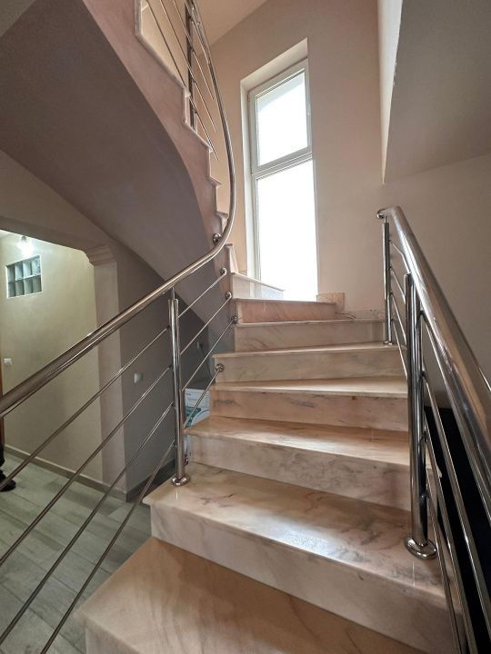 Casa in Centru finisata, mobilata, utilata complet – fotografia 5 din 26