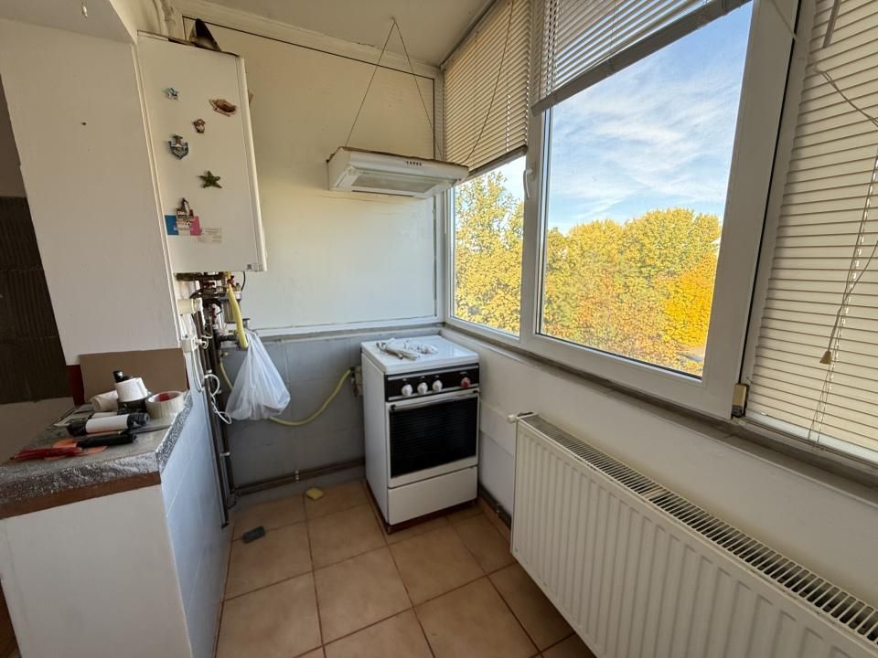 Apartament cu 3 camere, decomandat, 2 balcoane - Soarelui – fotografia 6 din 11