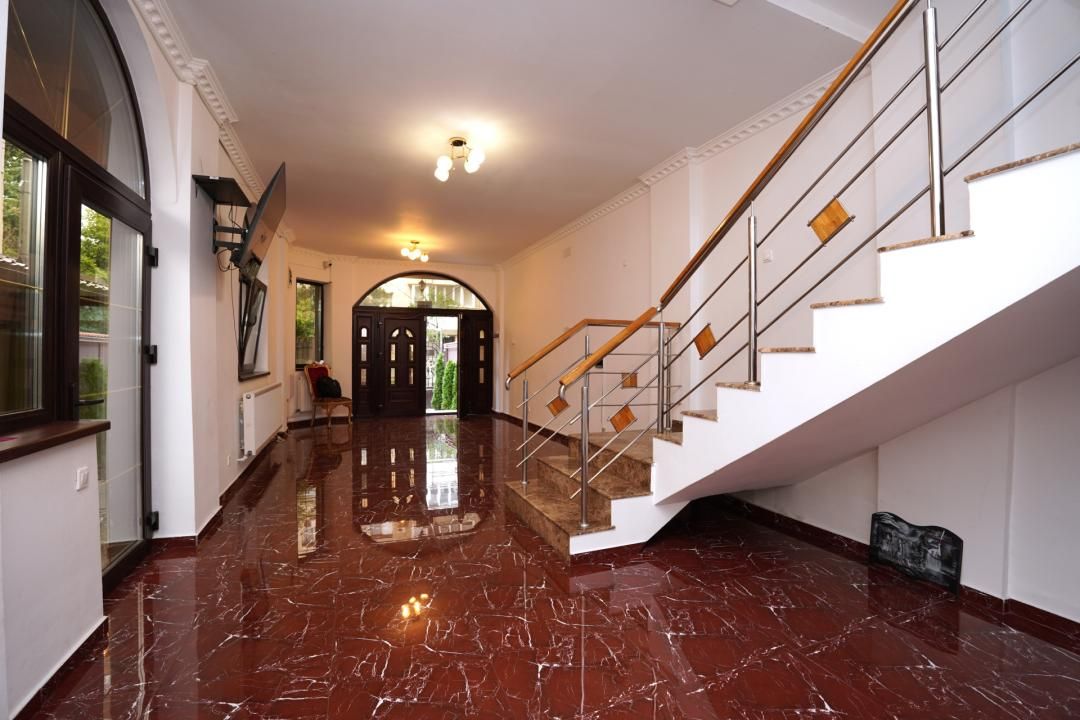 Inchiriere Vila |  Vitan Mall - Dristor | 7 Camere P+2+Curte+Parcare – fotografia 1 din 18