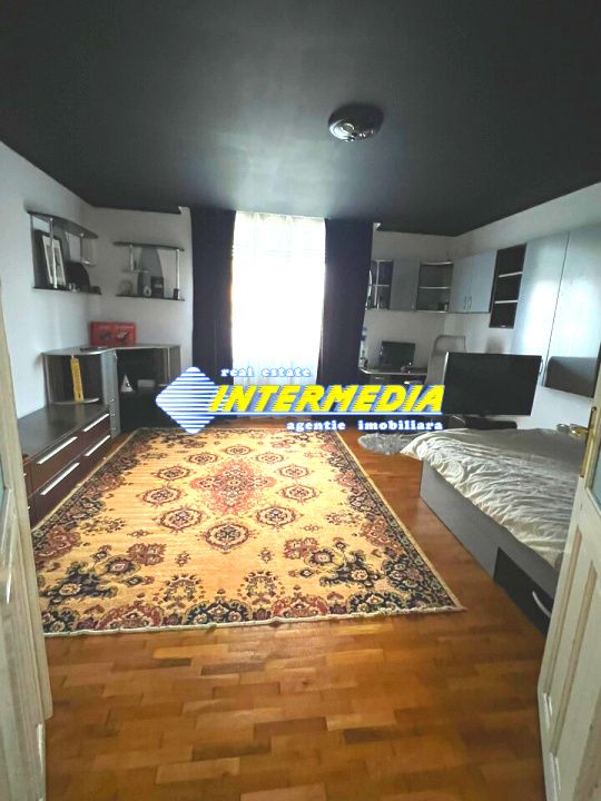 Casa Renovata 4 camere cu Teren intravilan 1650 mp CENTRU Ultracentral Alba Mall – fotografia 3 din 8