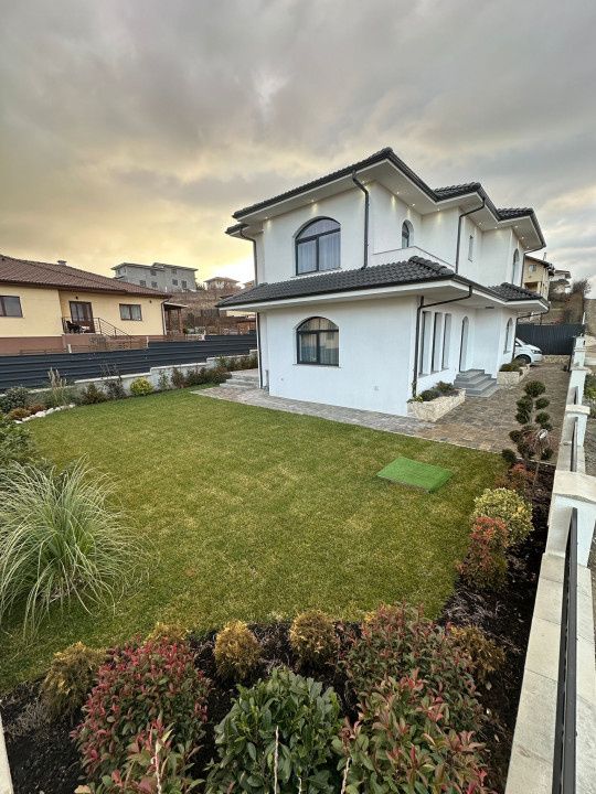 Casa individuală, utilată mobilată, 130mp utili, Dezmir – fotografia 1 din 17