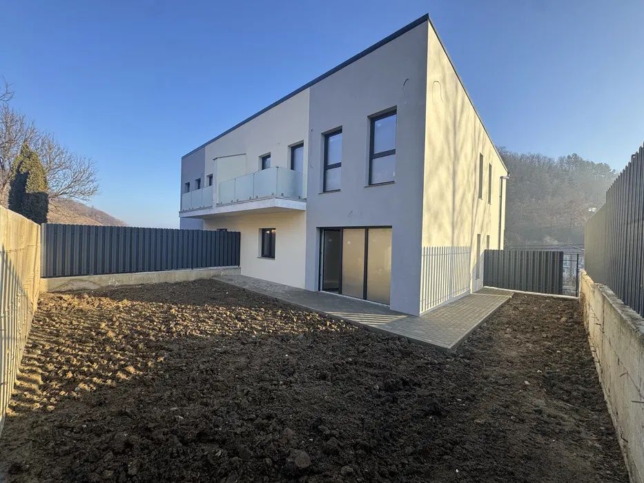 Duplex de vanzare, 350 mp curte, garaj, priveliste panoramica! – fotografia 1 din 3